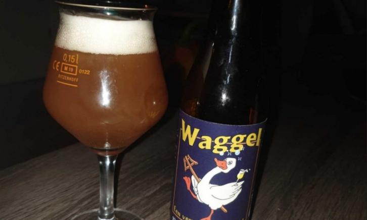 Waggel Tripel Gulzige Gans flesje en glas Waggel Tripel Gulzige Gans flesje en glas